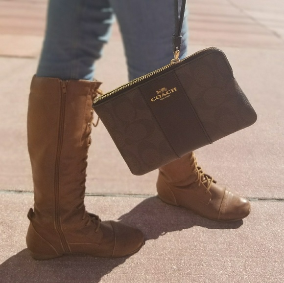 Leather Coach Wristlet/Wallet - brand new - Picture 2 of 3